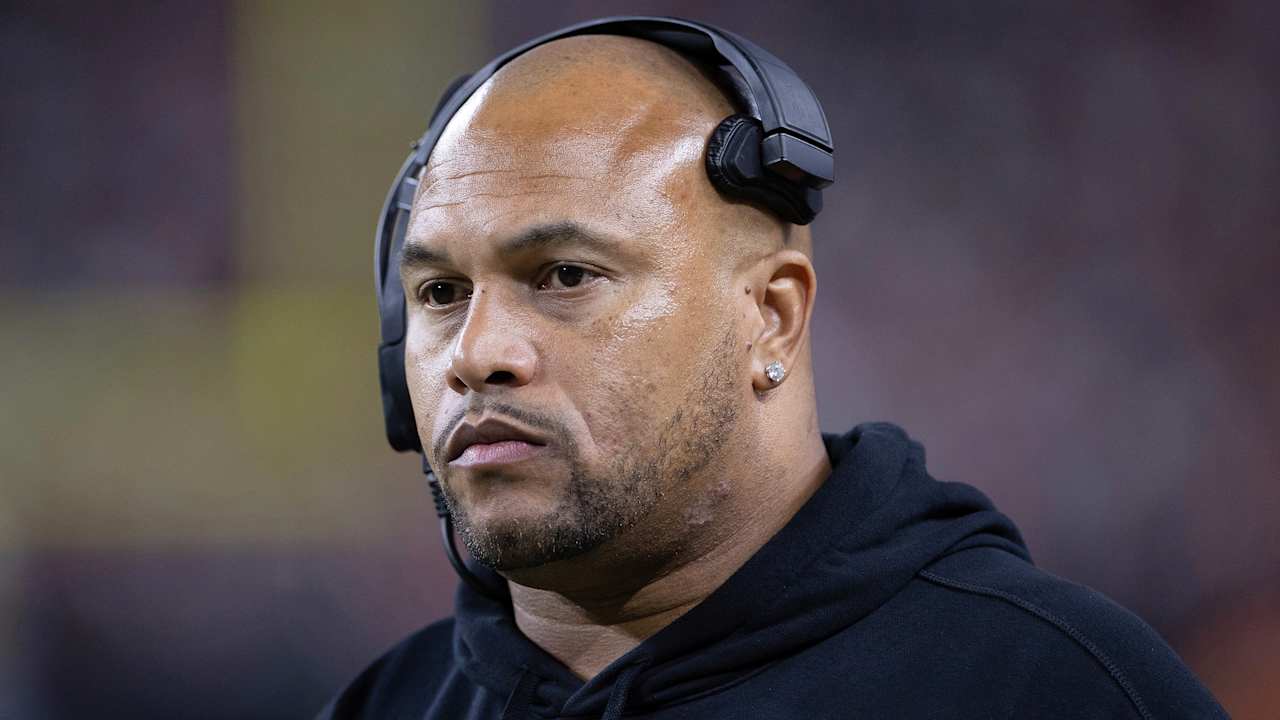 Raiders HC Antonio Pierce considers possible QB change and does not regret critical comments after loss to Panthers