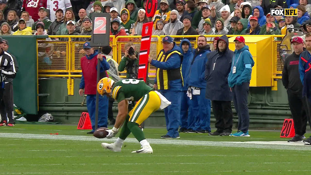 Green Bay Packers quarterback Jordan Love serves up 28-yard sideline ...