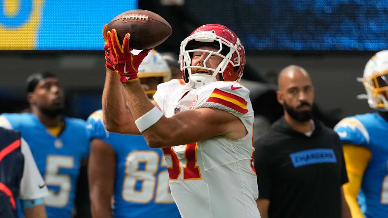 Travis Kelce rebounds from a slow start to lead the Chiefs in victory over the Chargers