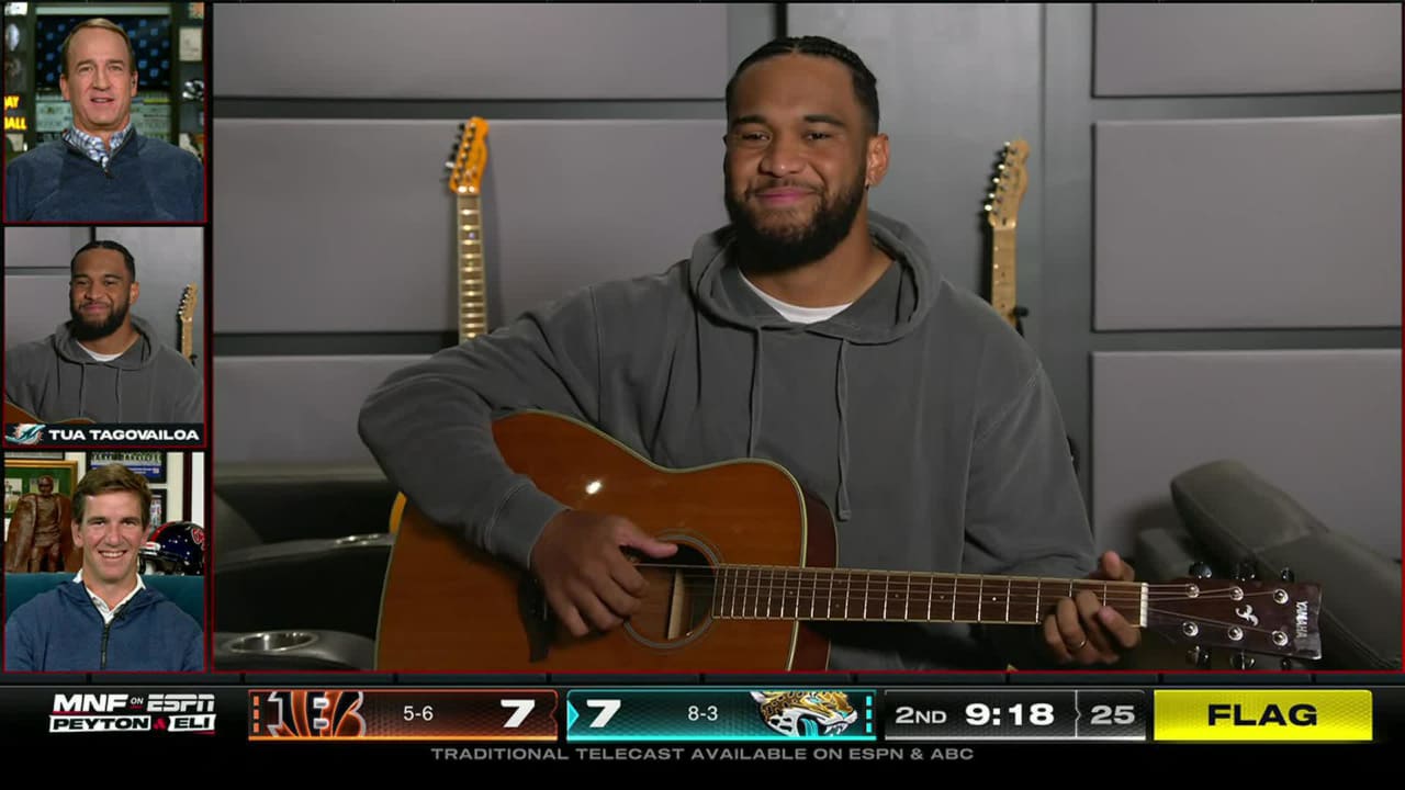 Miami Dolphins quarterback Tua Tagovailoa serenades Peyton and Eli