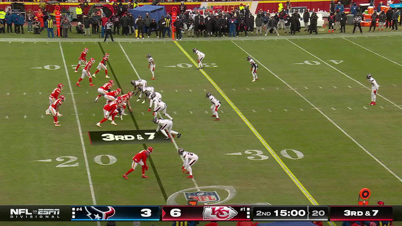Kansas City Chiefs quarterback Patrick Mahomes shows off his speed on ...