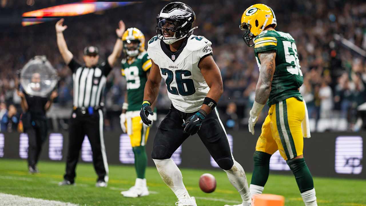 Eagles’ Saquon Barkley, Texans’ Joe Mixon highlight Players of the Week