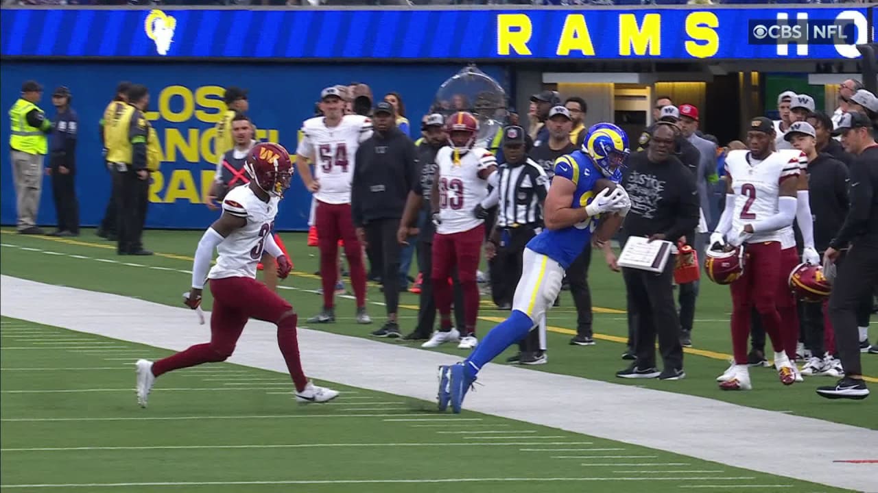 Los Angeles Rams tight end Tyler Higbee toe-taps sideline on chain ...
