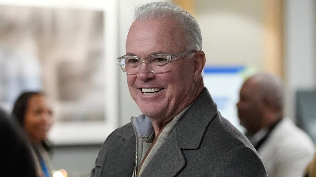 Stephen Jones 'can't imagine' seeing Micah Parsons play elsewhere as  Cowboys enter crucial 2025 offseason