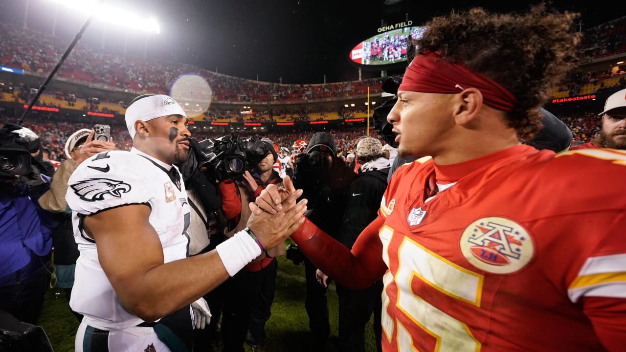 NFL Power Rankings, Week 12: Eagles stay at No. 1, while Chiefs slip; Broncos continue steady climb