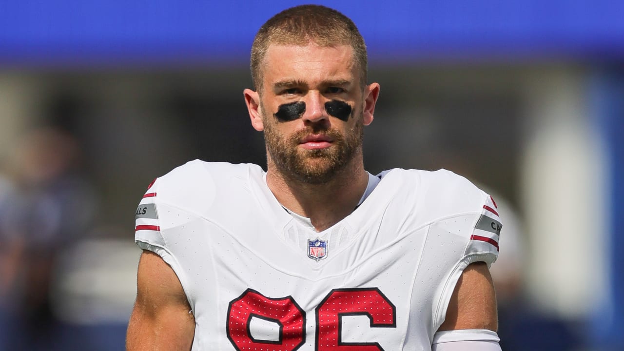 Cardinals waive veteran TE Zach Ertz after request to be released