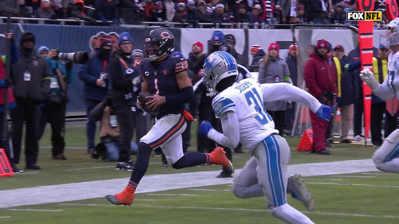 Chicago Bears quarterback Justin Fields' pylon-race TD run extends ...