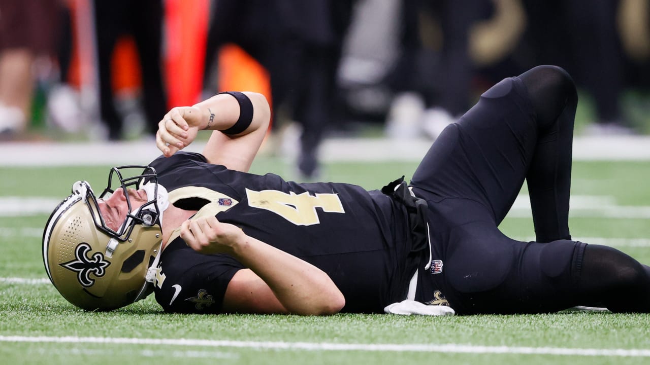 Saints QB Derek Carr (concussion protocol, shoulder, back) leaves with  injuries in loss vs. Lions