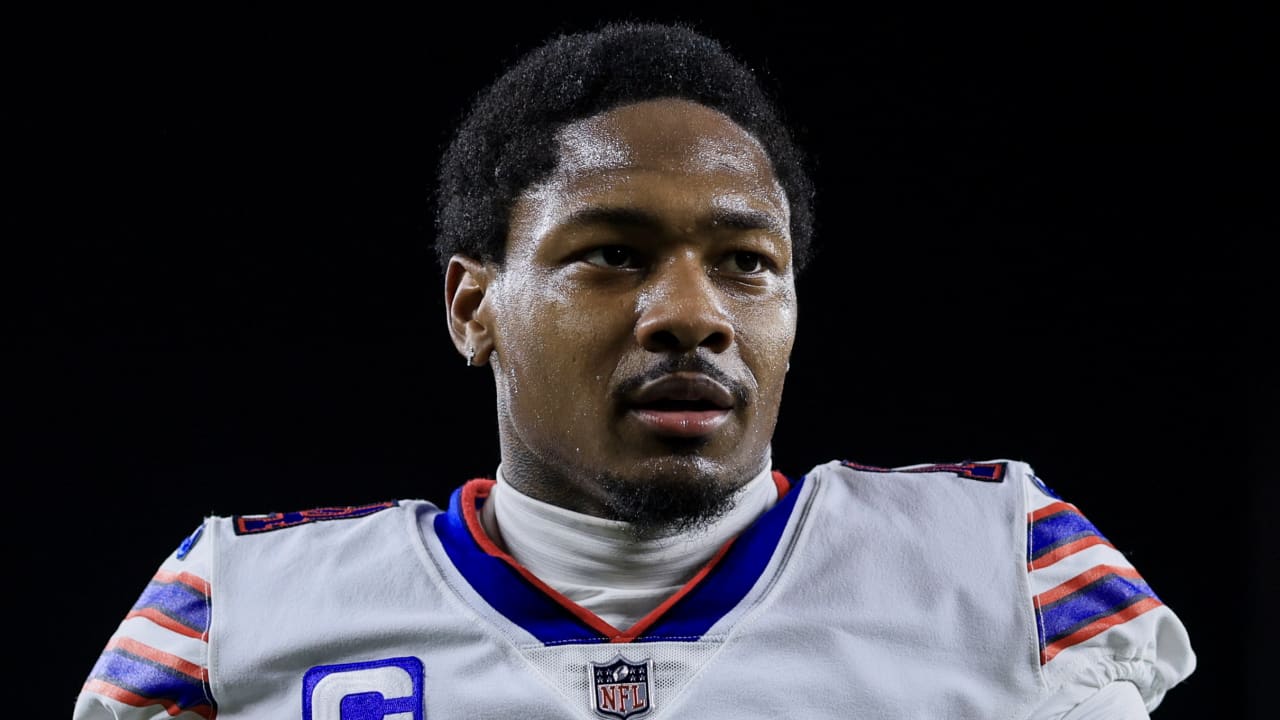 Texans adjust Stefon Diggs' contract after trade, clearing path for WR