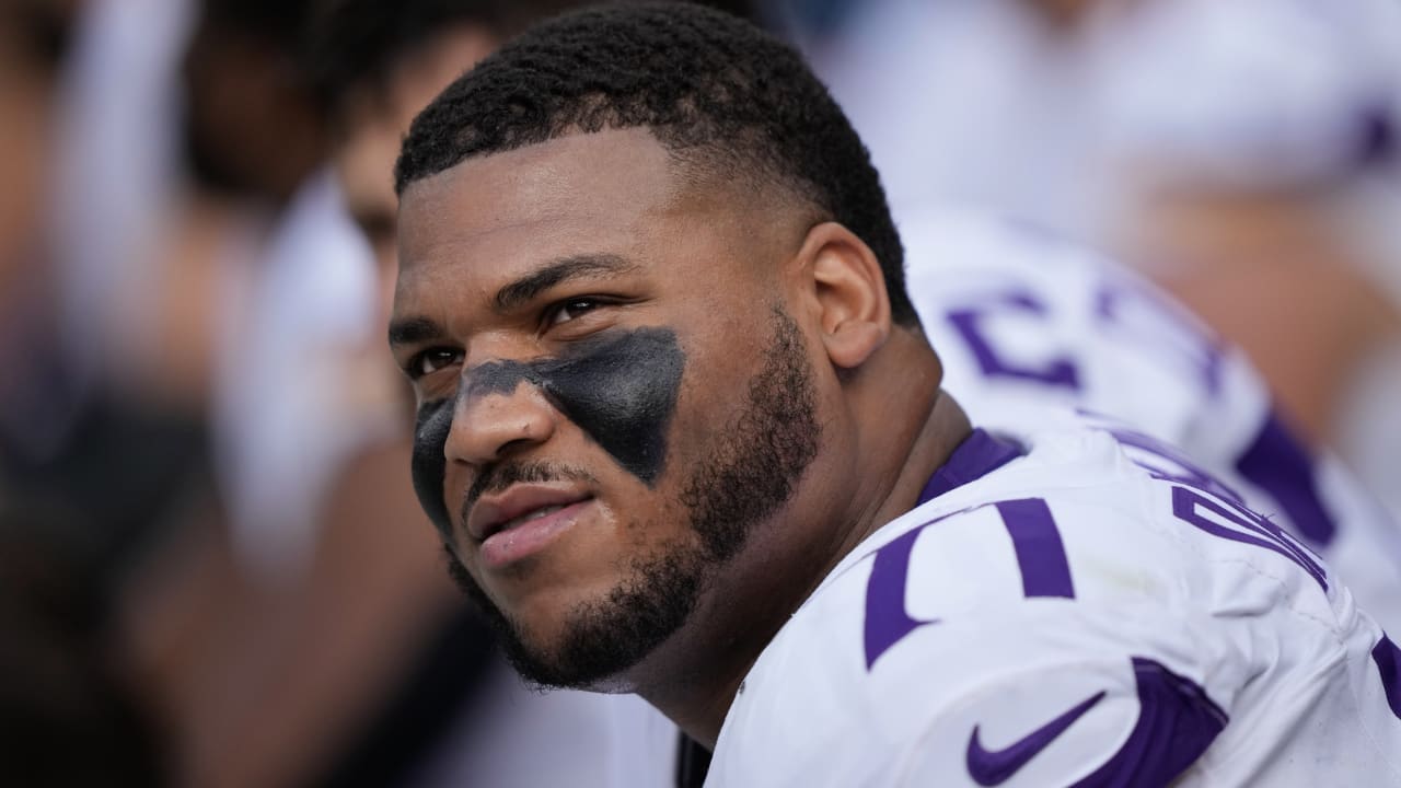 Vikings OT Christian Darrisaw agrees to terms on four-year, 3M extension