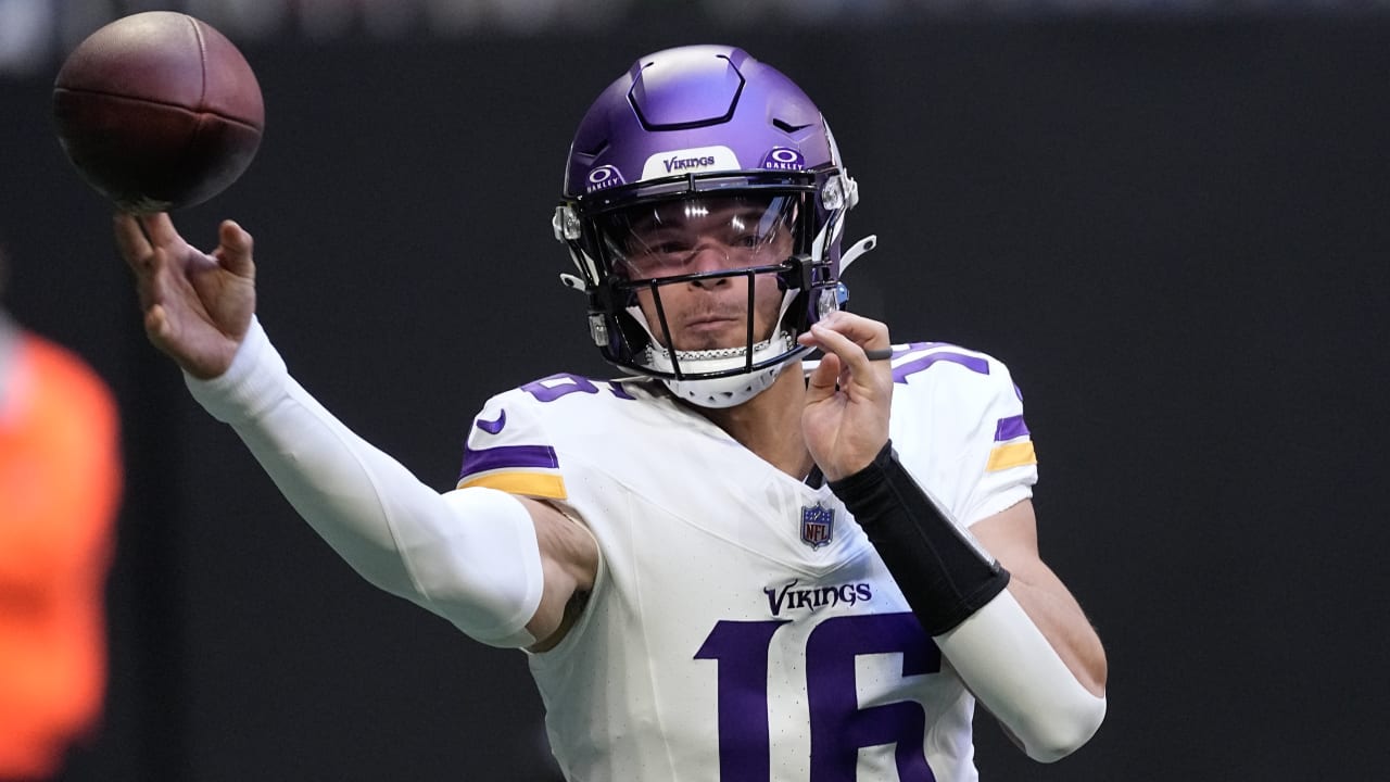 Vikings QB Jaren Hall suffers concussion vs. Falcons