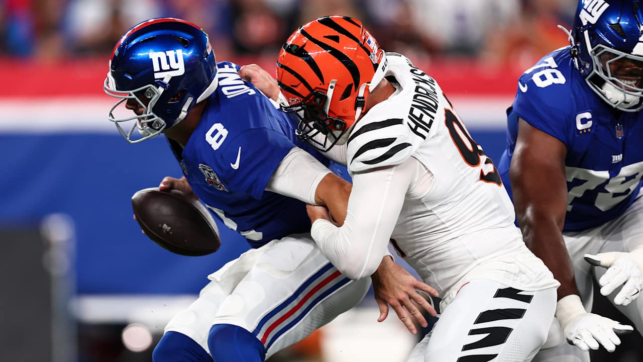 Trey Hendrickson celebrating a sack