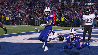 Can't-Miss Play: Kansas City Chiefs wide receiver DeAndre Hopkins' one-handed  catch vs. Buffalo Bills dazzles everyone in attendance