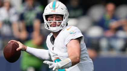 Dolphins QB Skylar Thompson considered day to day with rib injury