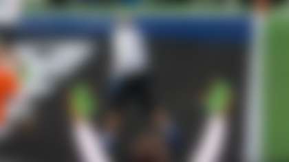 Prescott pinpoints Amon-Ra St. Brown who stretches for a TD to open up scoring for NFC