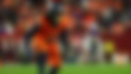 Denver Broncos linebacker Nik Bonitto (15) lines up on the line of scrimmage during an NFL football game against the Washington Commanders, Sunday, Nov. 30, 2025, in Landover, Md. (Aaron M. Sprecher via AP)