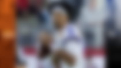 LSU quarterback Jayden Daniels leads the nation with 4,946 total yards of offense, 11.7 yards per pass attempt and 40 touchdown passes this season. (AP Photo / Vasha Hunt)