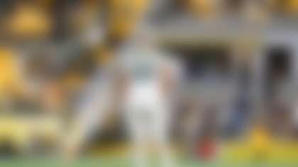 Green Bay Packers quarterback Jordan Love (10) takes a break in an NFL football game against the Pittsburgh Steelers, Oct. 26, 2025, in Pittsburgh. (Margaret Bowles via AP)