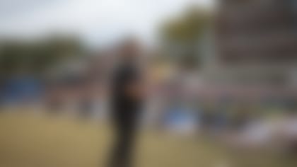 Pittsburgh Steelers defensive tackle Cameron Heyward (97) visits the Westinghouse Football Team’s practice during Cam’s Kindness Week, Thursday, Oct. 26, 2023. (Taylor Ollason / Pittsburgh Steelers)