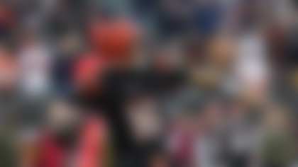 Cincinnati Bengals quarterback Joe Flacco (16) throws a deep pass during an NFL football game against the Chicago Bears, Sunday, Nov. 2, 2025, in Cincinnati. (AP Photo/Kareem Elgazzar)