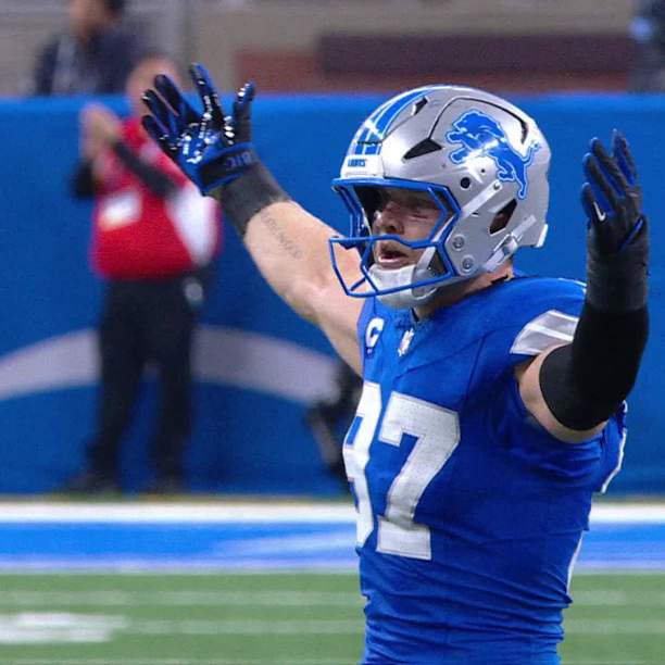 Detroit Lions defensive lineman Aidan Hutchinson records first sack of 2025