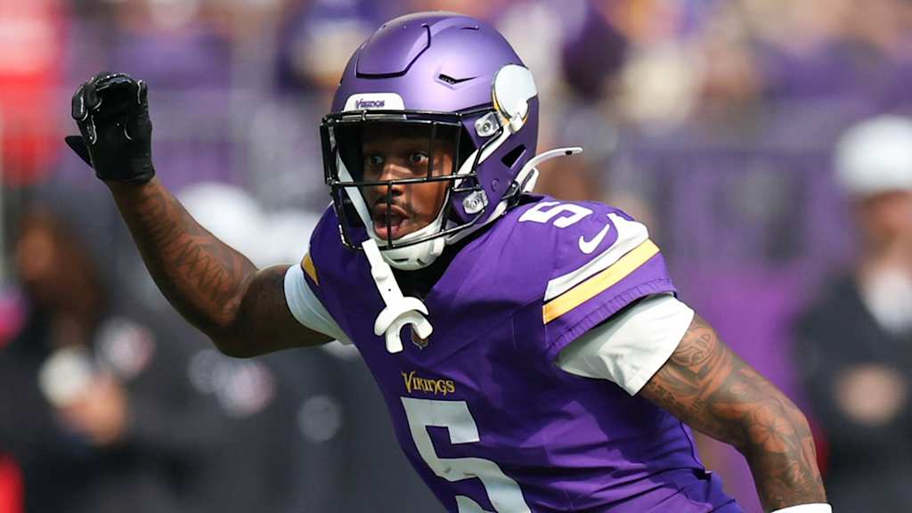 NFL news roundup: Dolphins RB Jaylen Wright (leg) not expected to play Week 1; Vikings trade DB Mekhi Blackmon to Colts