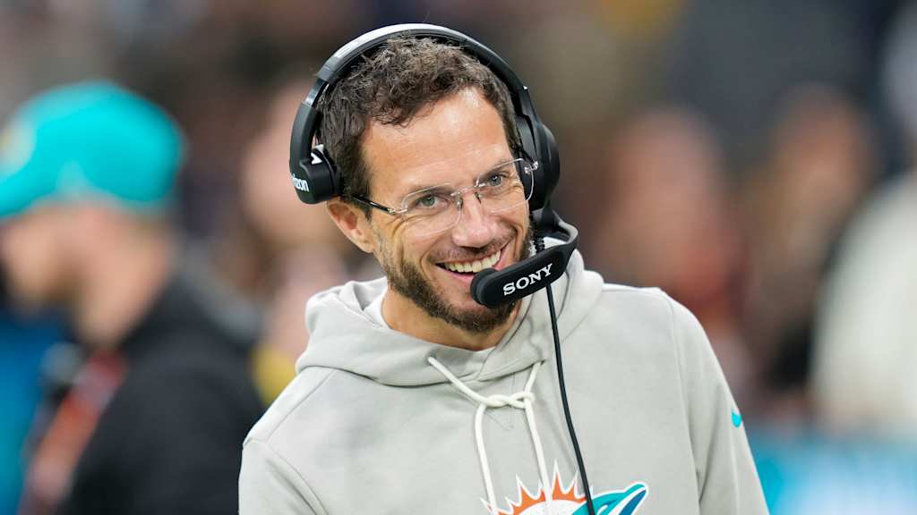 How Mike McDaniel's emphasis on 'little details,' run game helped turn around Dolphins' season