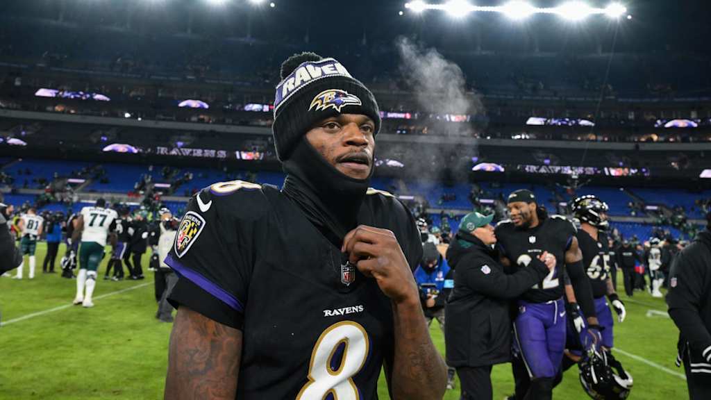 Ravens QB Lamar Jackson: Momma 'cussed me out' for not running more in loss  to Eagles