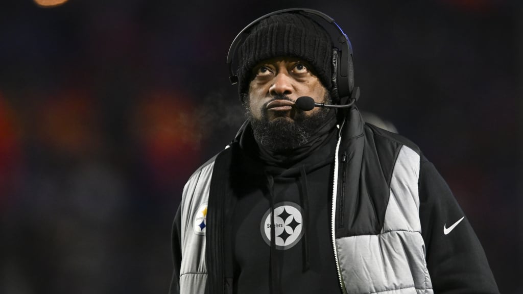 Steelers head coach Mike Tomlin exits postgame news conference after  question about contract status