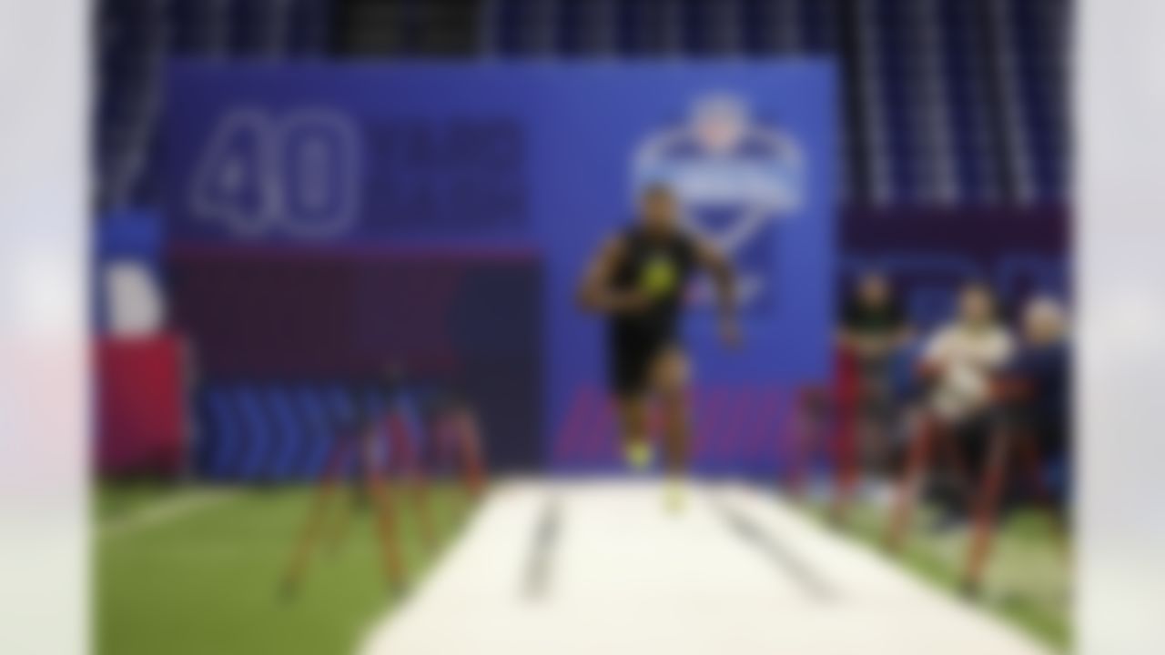 Ohio State linebacker Sonny Styles (25) runs the 40-yard dash during the 2026 NFL Scouting Combine on Thursday, February 26, 2026 in Indianapolis, Indiana.