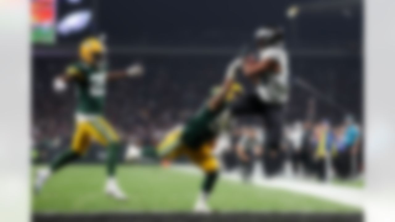 Philadelphia Eagles running back Saquon Barkley (26) catches a touchdown pass during an football game against the Green Bay Packers on Friday, September 6, 2024 in Sao Paulo, Brazil.