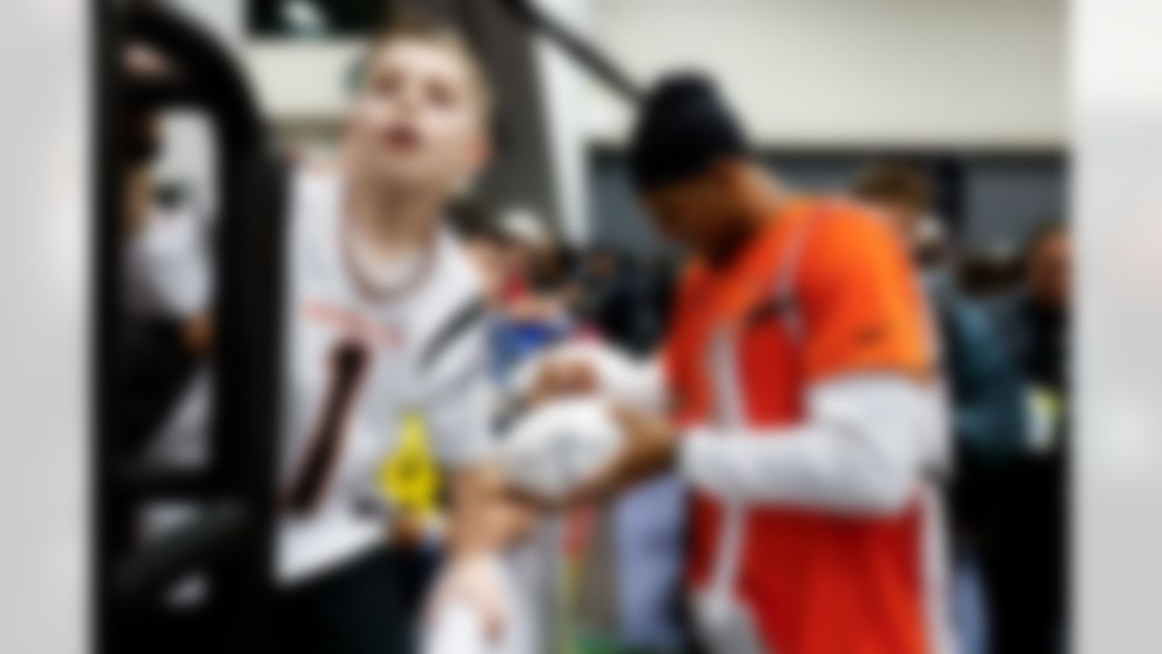 Cincinnati Bengals wide receiver Ja'Marr Chase (1) signs autographs after he 2026 Pro Bowl Game on Tuesday, February 3, 2026 in San Francisco, California.