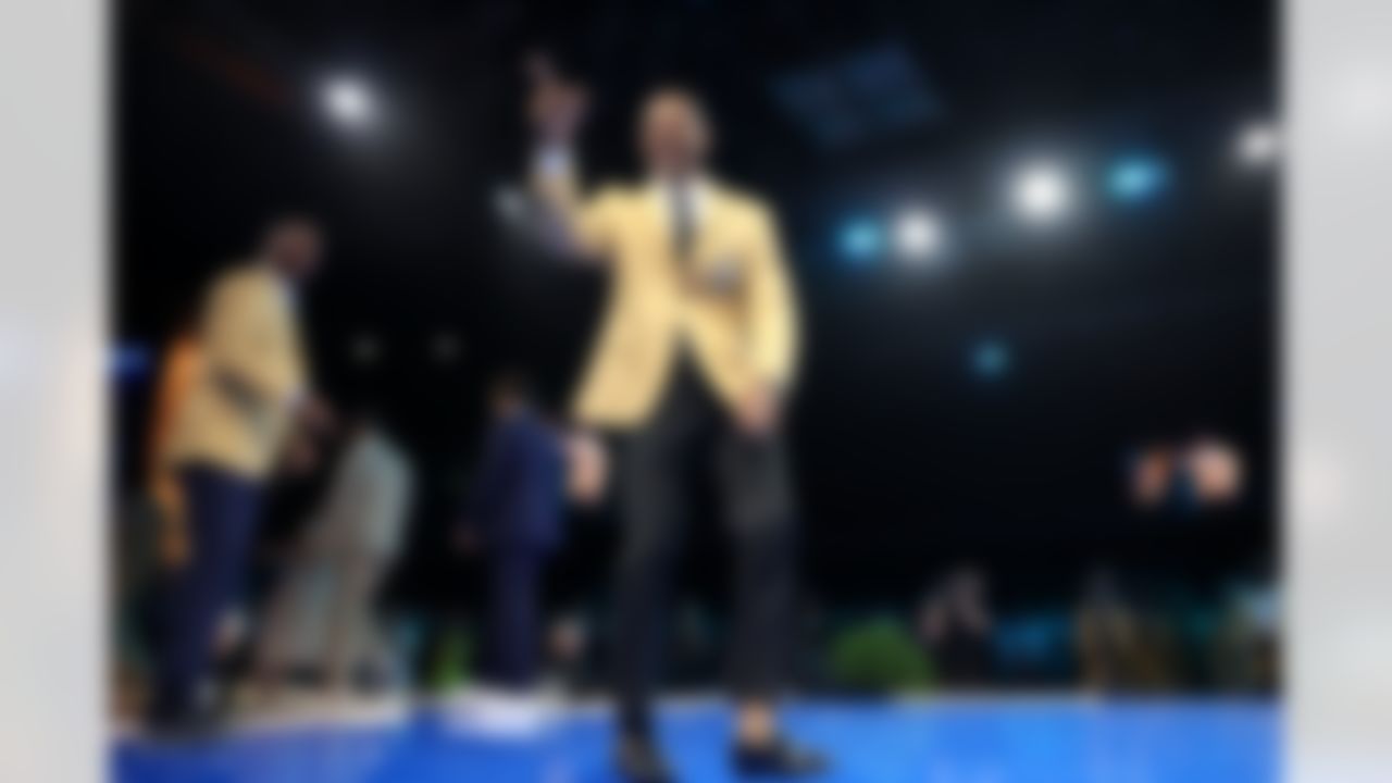 Hall of Fame inductee Eric Allen reacts on stage during the Pro Football Hall of Fame Gold Jacket Dinner on Friday, August 1, 2025 in Canton, Ohio.