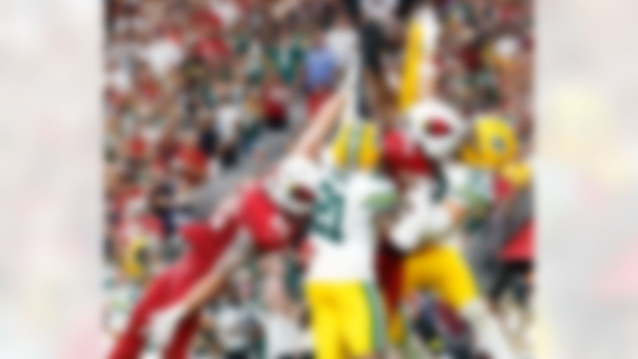 Green Bay Packers defense deflects a pass during an NFL football game against the Arizona Cardinals on Sunday, October 19, 2025 in Glendale, Arizona.