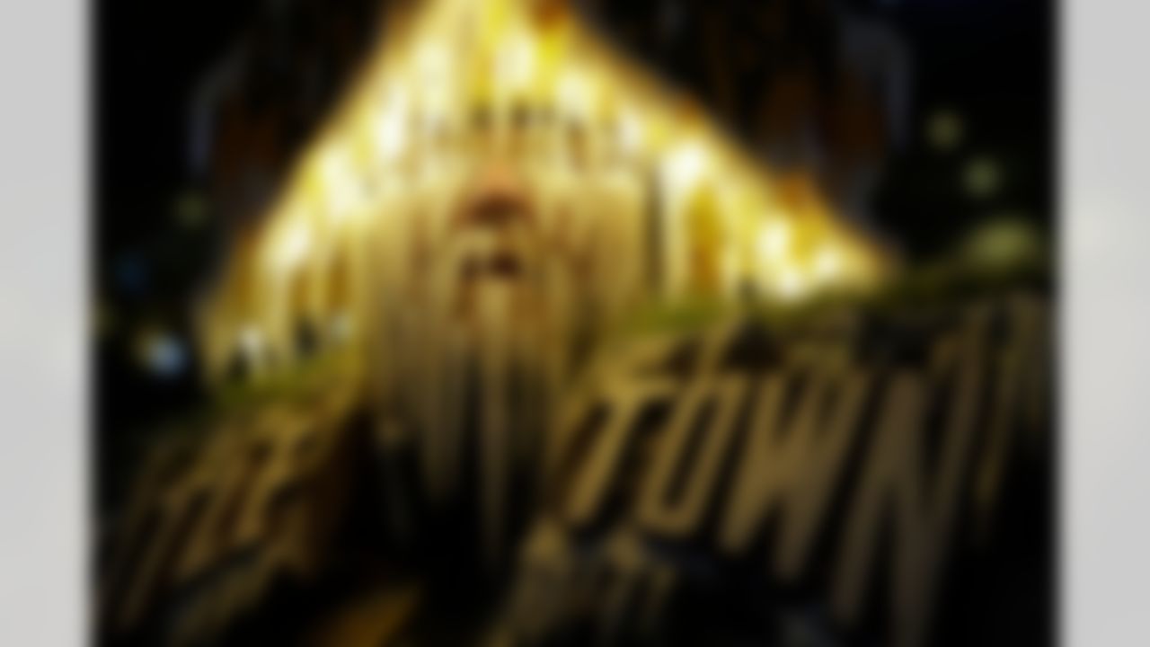 Green Bay Packers fan Jeff Kahlow watches before an NFL football game between the Green Bay Packers and the Philadelphia Eagles, Monday, Nov. 10, 2025, in Green Bay, Wisconsin.