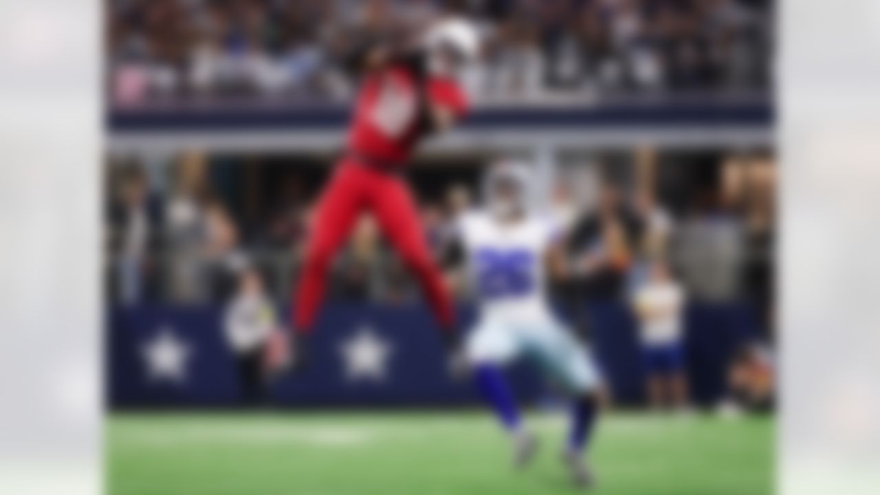 Arizona Cardinals wide receiver Marvin Harrison Jr. (18) makes a catch during an NFL football game against the Dallas Cowboys on Monday, Nov. 3, 2025 in Arlington, Texas.