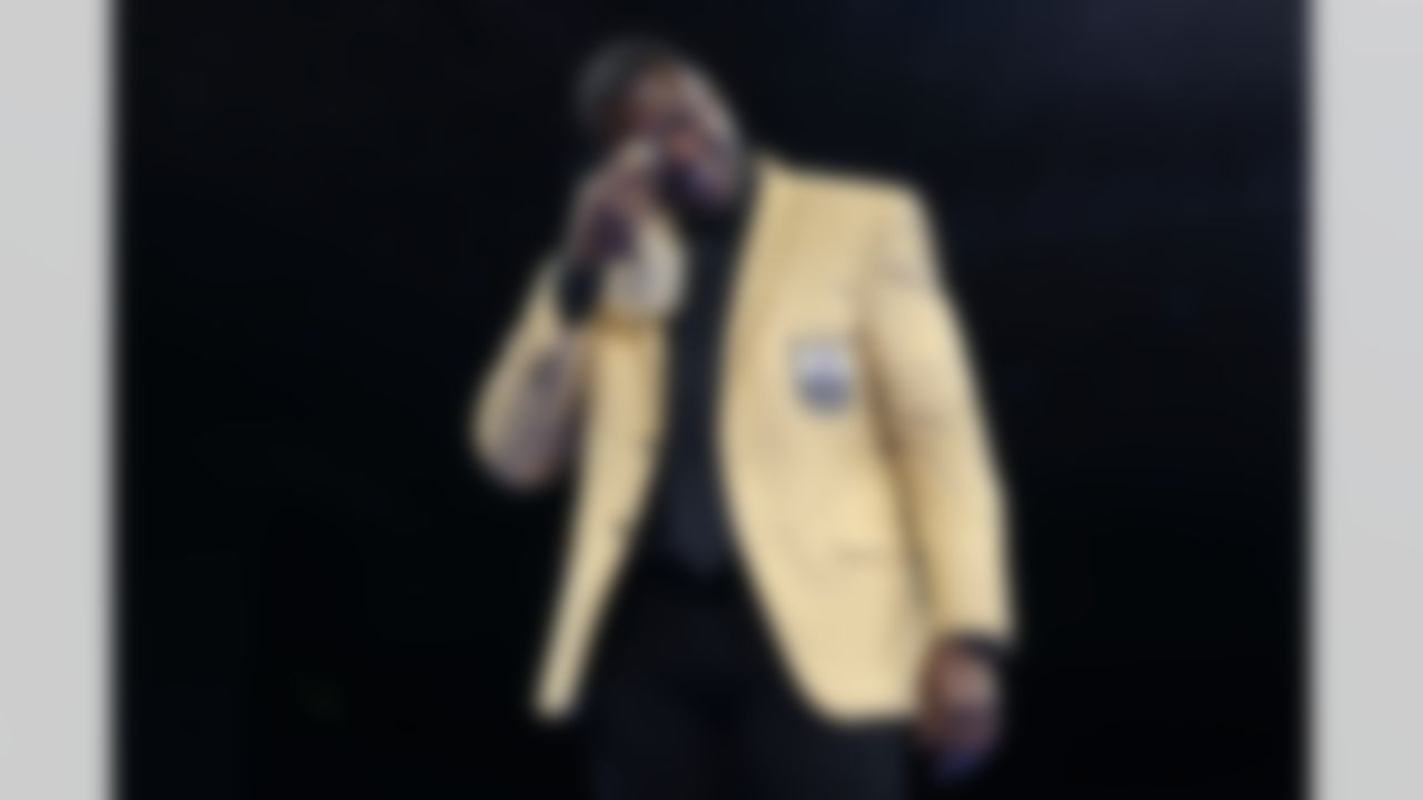 Hall of Fame inductee Antonio Gates wipes away tears during the Pro Football Hall of Fame Gold Jacket Dinner on Friday, August 1, 2025 in Canton, Ohio.