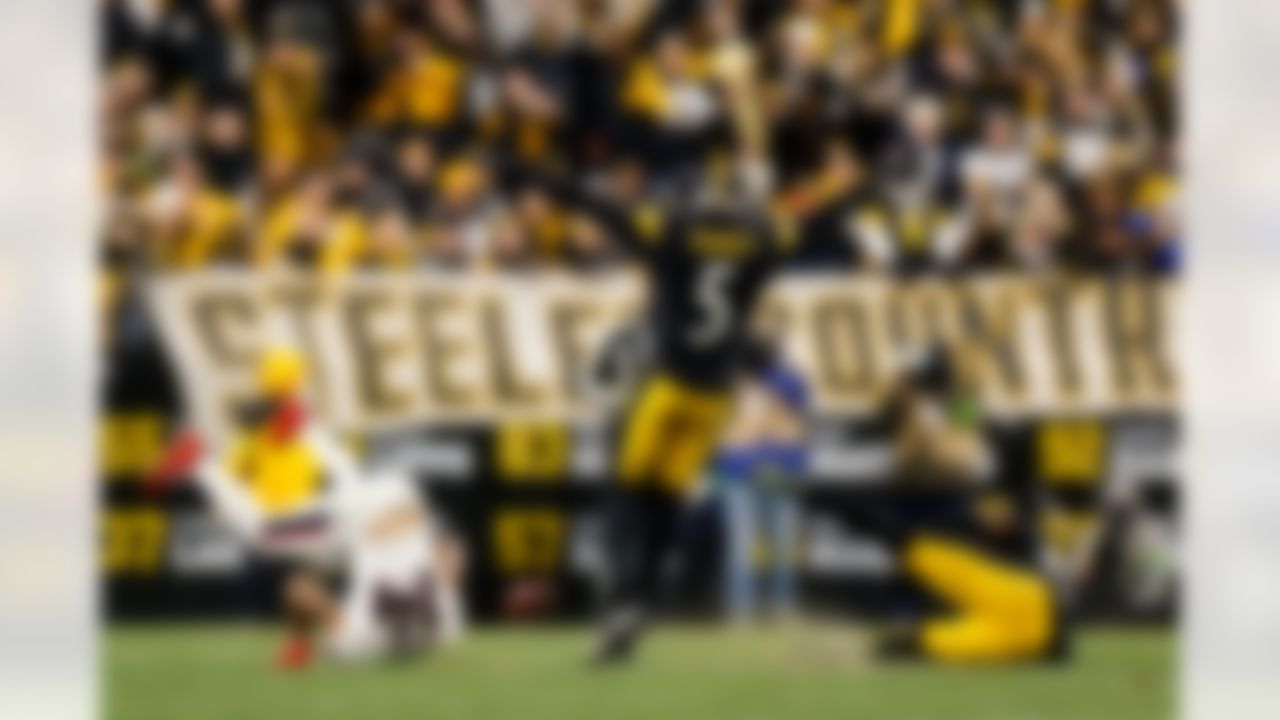 Pittsburgh Steelers cornerback Jalen Ramsey (5) celebrates during an NFL football game against the Houston Texans on Monday, January 12, 2026 in Pittsburgh, Pennsylvania.