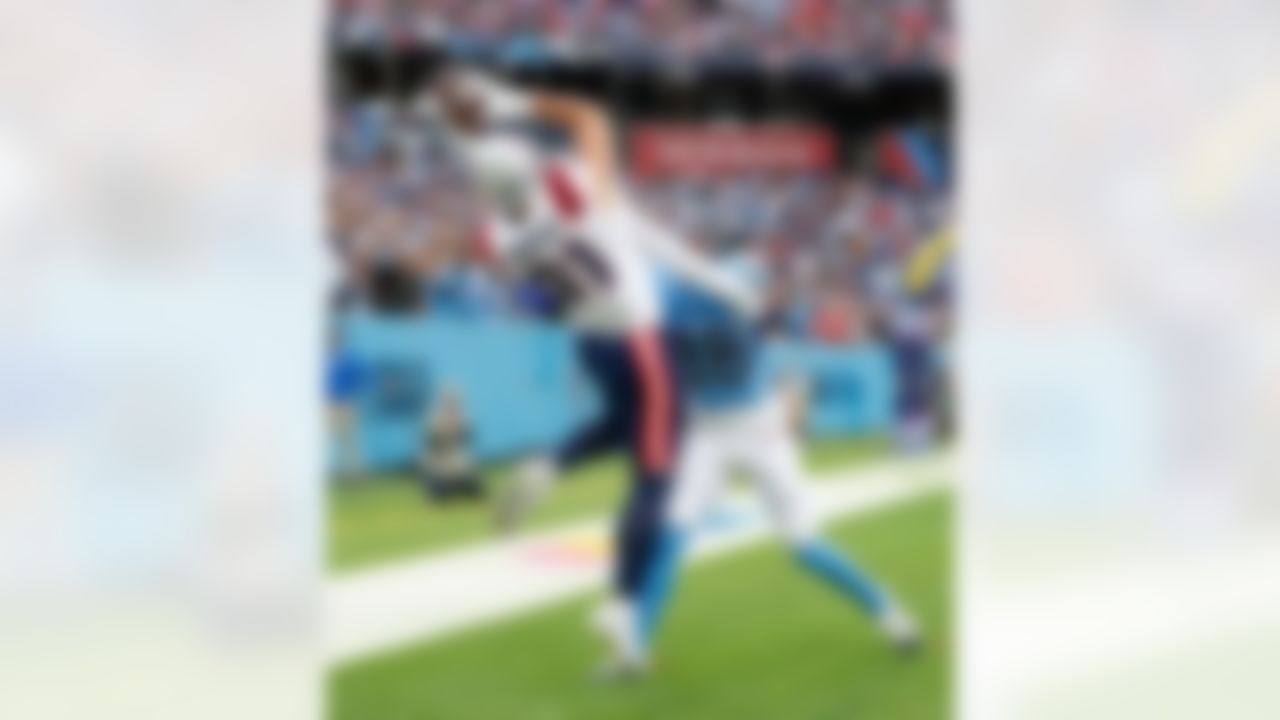 New England Patriots tight end Austin Hooper (81) makes a catch for a touchdown during an NFL football game against the Tennessee Titans on Sunday, October 19, 2025 in Nashville, Tennessee.