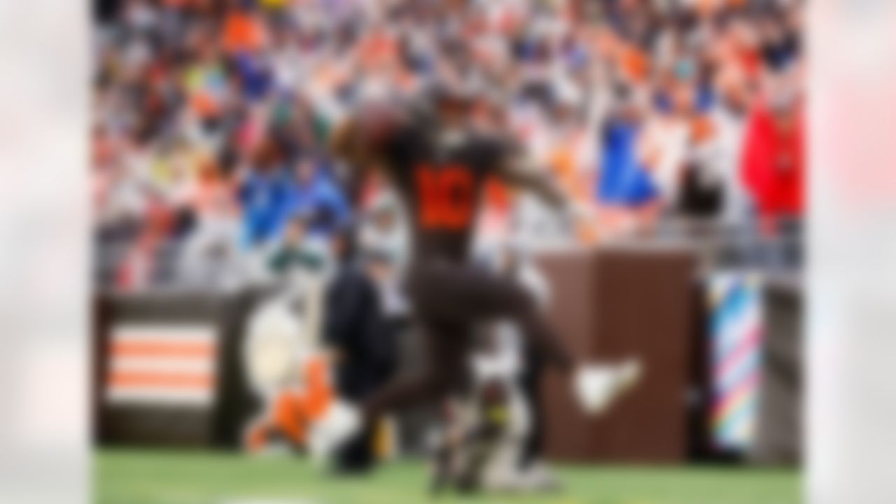 Cleveland Browns running back Quinshon Judkins (10) runs into the end zone to score a touchdown during an NFL football game against the Miami Dolphins on Sunday, October 19, 2025 in Cleveland, Ohio.
