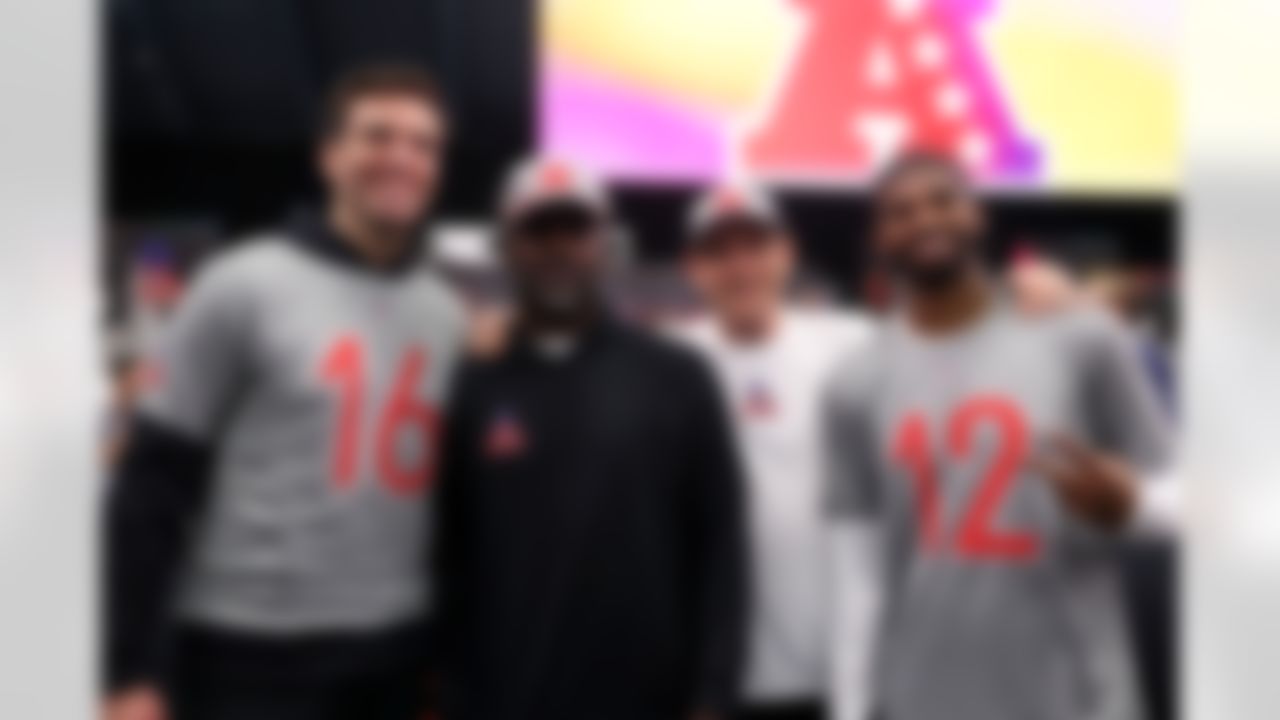 Cincinnati Bengals quarterback Joe Flacco (16), Michael Vick, Steve Young, and Cleveland Browns quarterback Shedeur Sanders (12) pose for a photo during a Pro Bowl team practice on Monday, February 2, 2026 in San Francisco.
