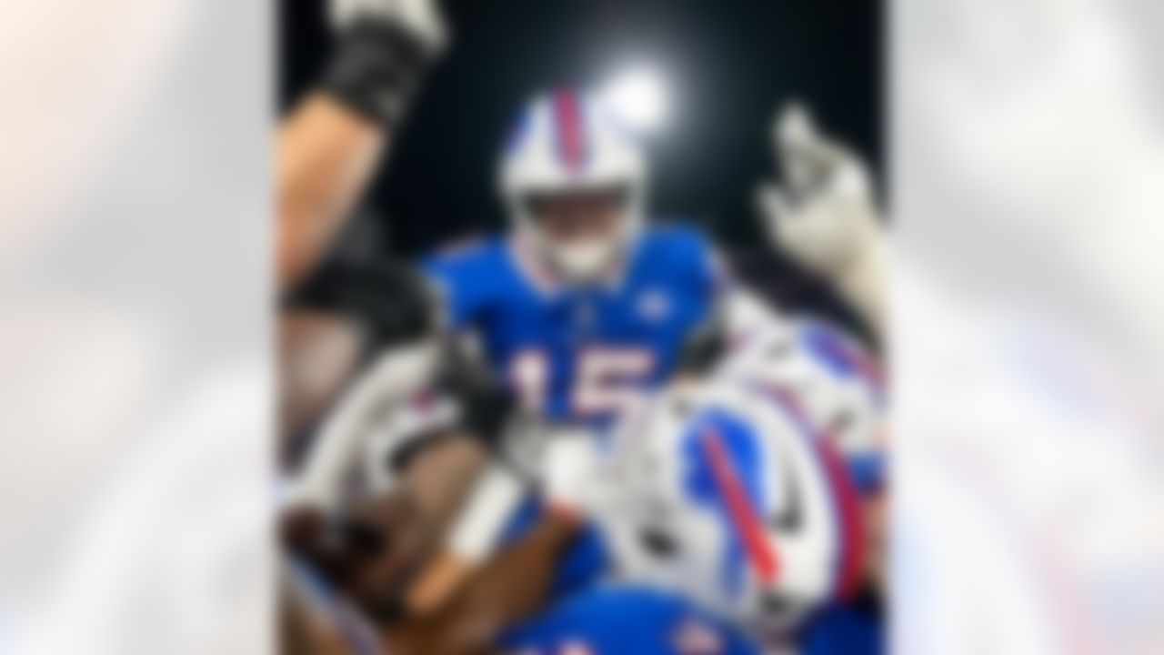Buffalo Bills kicker Matt Prater (15) celebrates with his teammates after kicking the game winning field goal following an NFL football game against the Baltimore Ravens, Sunday, Sept. 7, 2025, in Orchard Park, N.Y.
