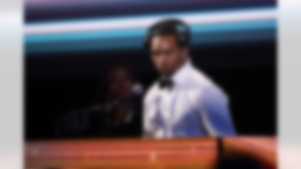 Atlanta Falcons running back Bijan Robinson (7) DJ's prior to the NFL Honors awards show on Thursday, February 5, 2026 in San Francisco, California.