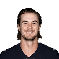 Kenny Pickett headshot