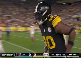 Wilson's off-platform laser hits Washington for 29-yard pickup
