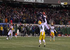 Caleb Williams pinpoints DJ Moore for clutch 20-yard gain late in the fourth quarter