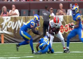 Dylan Sampson pinballs off a defender to pick up 14 yards vs. Rams