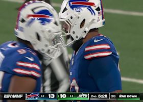 Jets' flea-flicker attempt results in 7-yard sack by Daquan Jones