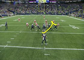 Damien Martinez steamrolls his way through Chiefs on 19-yard rush