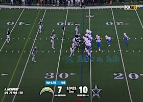 Omarion Hampton bounces outside to run for 18 yards